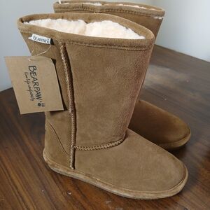 Bearpaw Women's 7 Emma Short boots in hickory suede